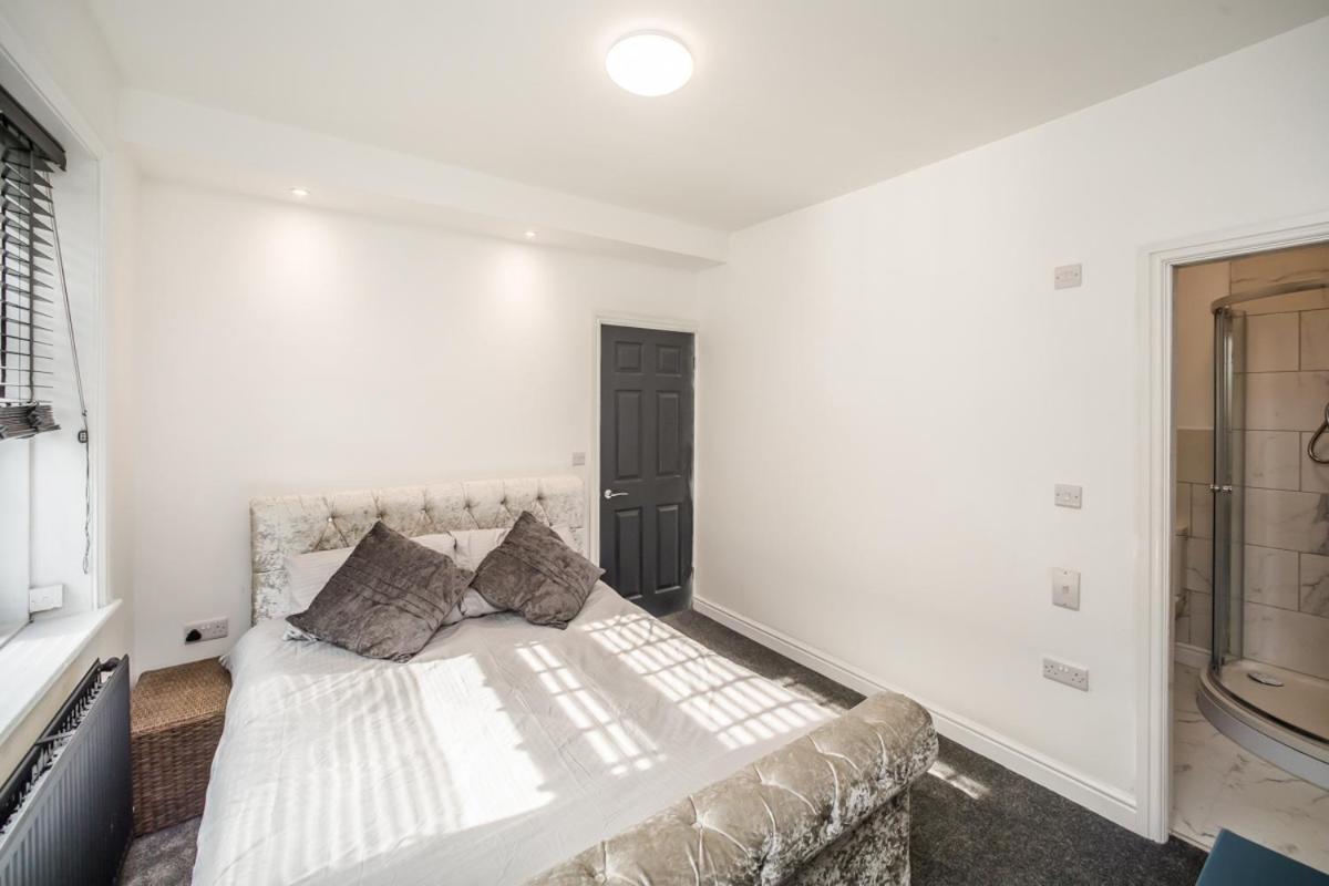The Cosey Tucked-Away Cottage 2 Or 3 Bedroom Options ハダーズフィールド エクステリア 写真